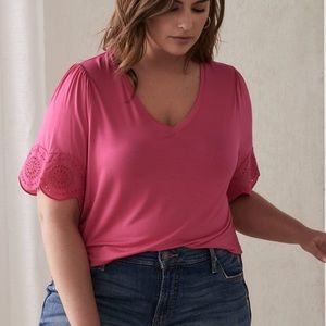 T-shirt w/flutter sleeves and embroidery - Plus 3x